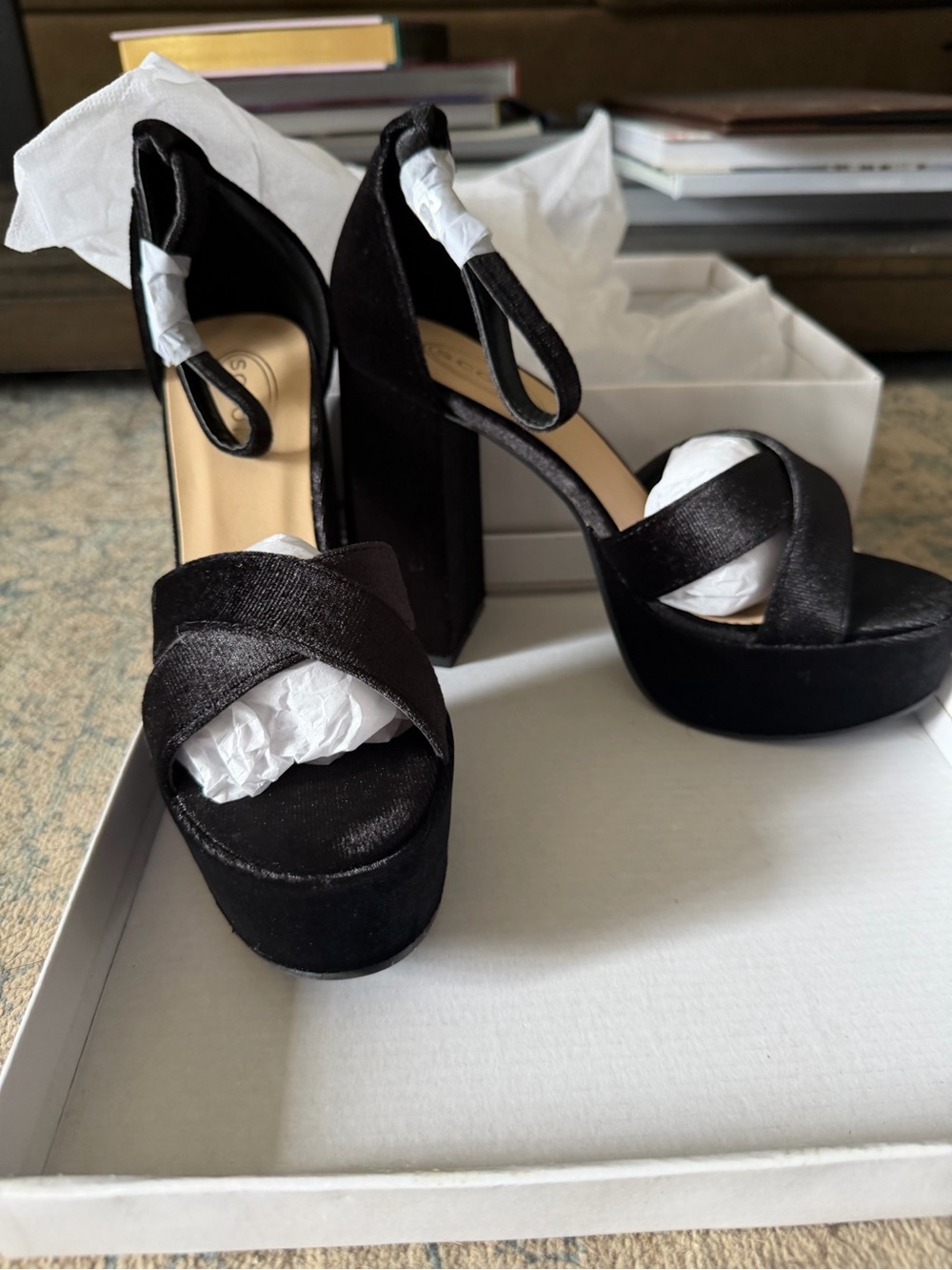 🖤 Scoop “Zoah” Black Velvet Platform Sandals - NWT